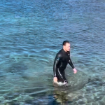 Ünlü oyuncu kışın ortasında Beykoz’da denize girdi!